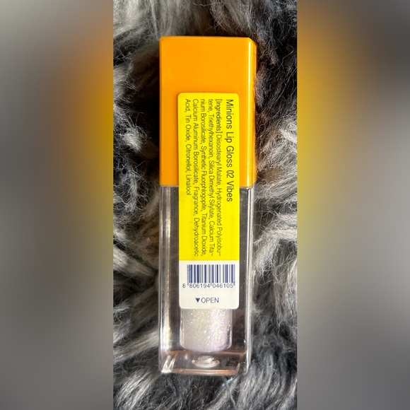 TONYMOLY
Minions Lip Gloss (02 Vibes) - Picture 6 of 10